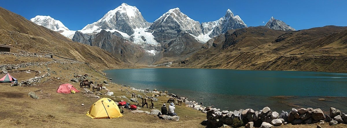 adindanurul هي اعلي بحيرة في العالم تقع بين بيرو وبوليفيا